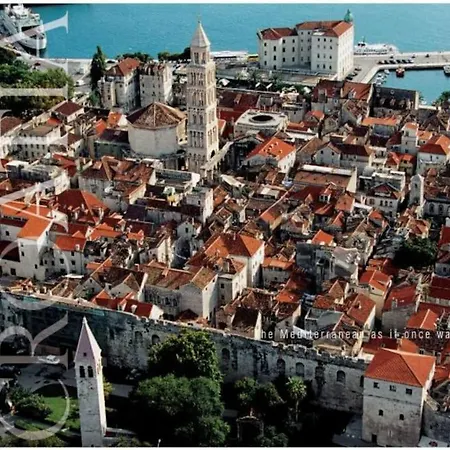 Em Stobrec Croatia アパート