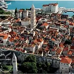 Em Stobrec Croatia Apartamento