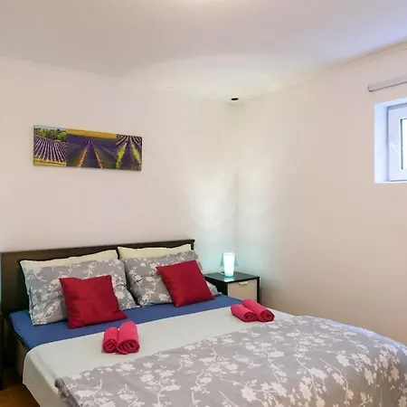 Em Stobrec Croatia Апартаменти
