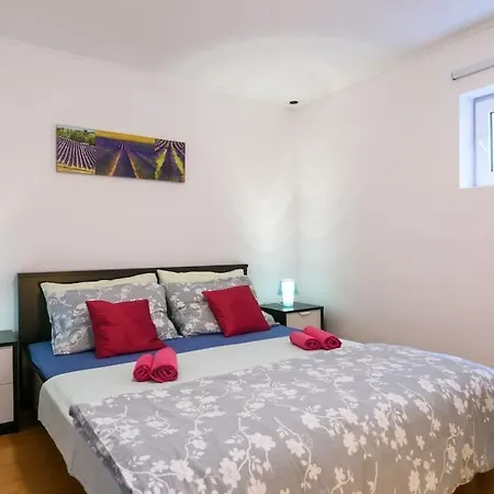 Em Stobrec Croatia Апартаменти *