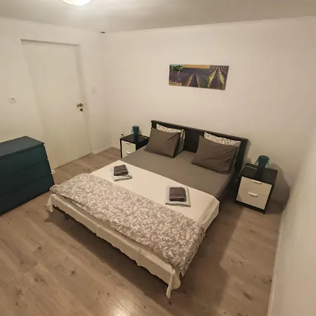 Em Stobrec Croatia Апартаменти *