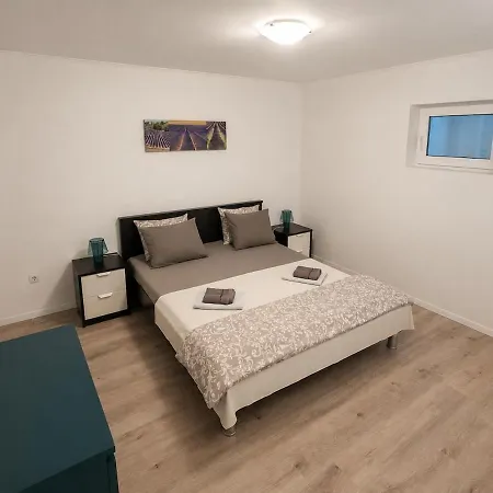 Apartman Em Stobrec Croatia *